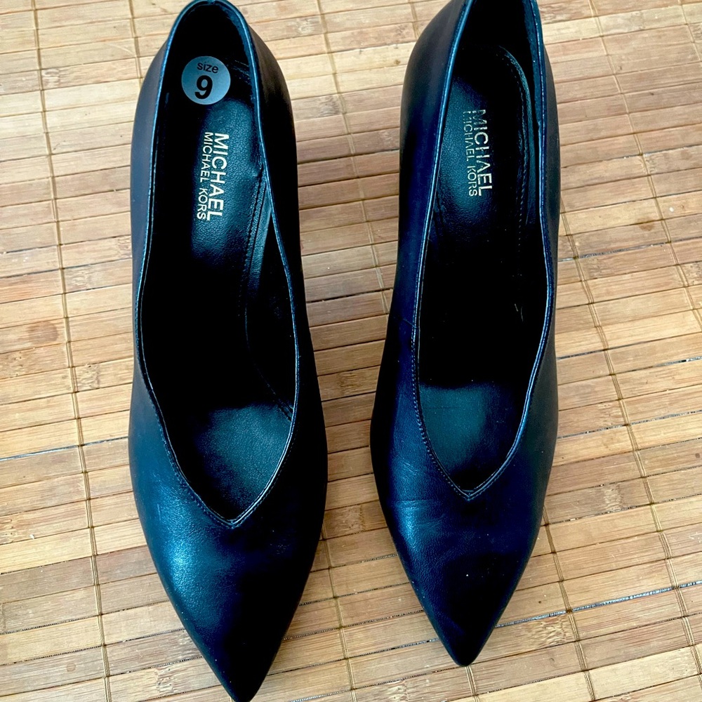 Michael Kors Size 9 Chunky Heel Pumps EUC Black